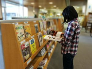 春日市民図書館